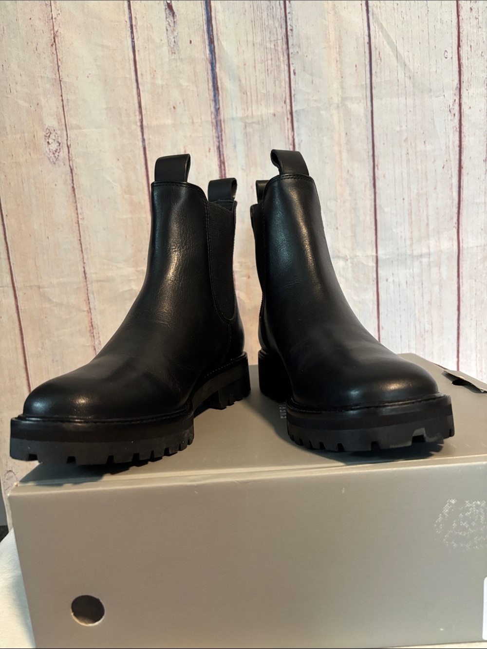 NIB Everlane The Lug Chelsea Boot - Picture 10 of 12